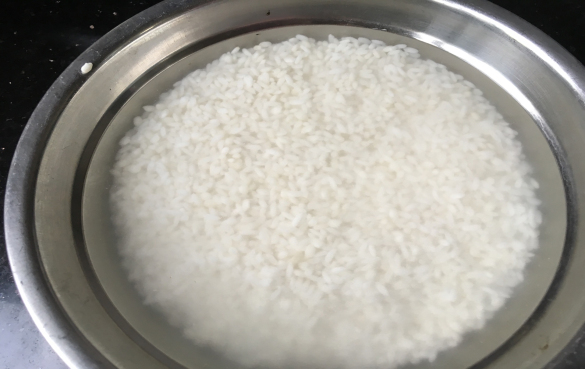 浸泡大米