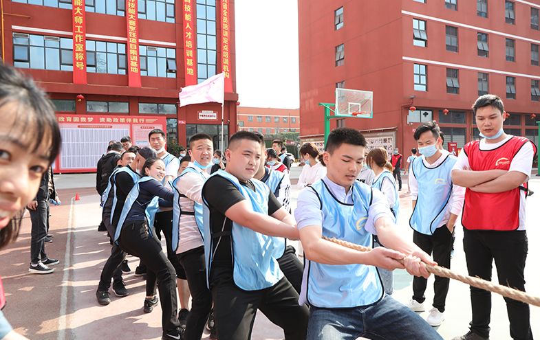 校园拔河比赛
