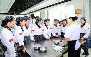 新东方烹饪学校西点专业有哪些？哪个好些？