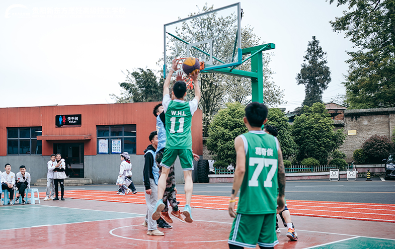 校园篮球比赛