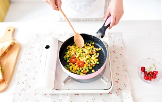 嫩煎（sauté）和快炒（stir fry）有什么区别？