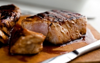 如何烹饪长鳍金枪鱼排？