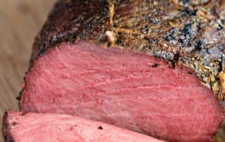 如何在烤箱袋中烤牛腰肉尖?