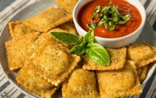 如何用你的空气煎锅做意大利方形饺？