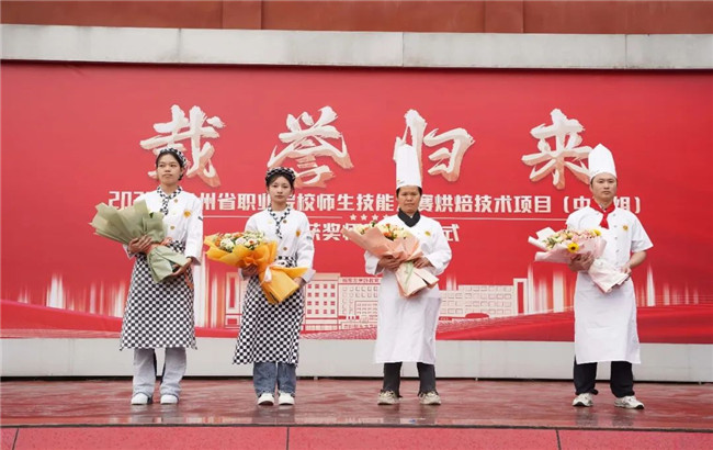 学子陈梦娜、龙紫瑜