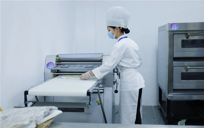 学子陈梦娜、龙紫瑜