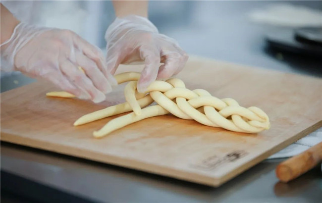 学子陈梦娜、龙紫瑜