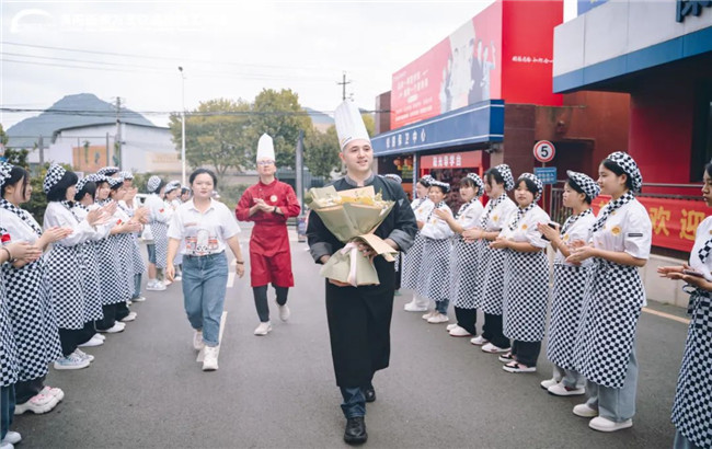 意大利的名师维托里奥·马祖洛
