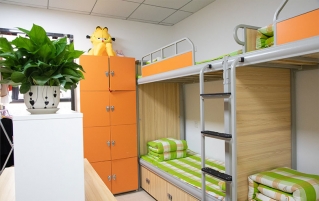 新东方技师学院有宿舍吗、环境怎么样、有没有装空调？