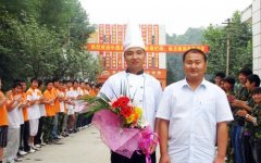 热烈欢迎中国厨艺大师—欧阳烂阳、阮志敏到我院讲学