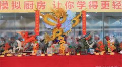 学生专业社团首秀　春季作品展隆重展出
