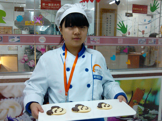 受小朋友欢迎的娃娃脸蛋糕——贵阳新东方烹饪学校