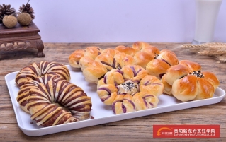 新东方学生烘焙考试作品，从未放弃向上的脚步！